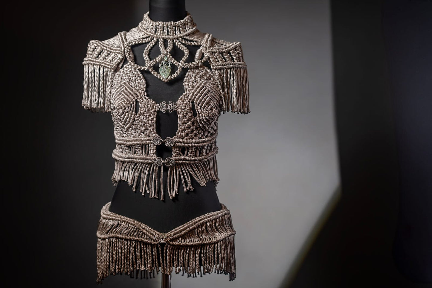 Feral Grace Elven Armor - Makramee Rüstung