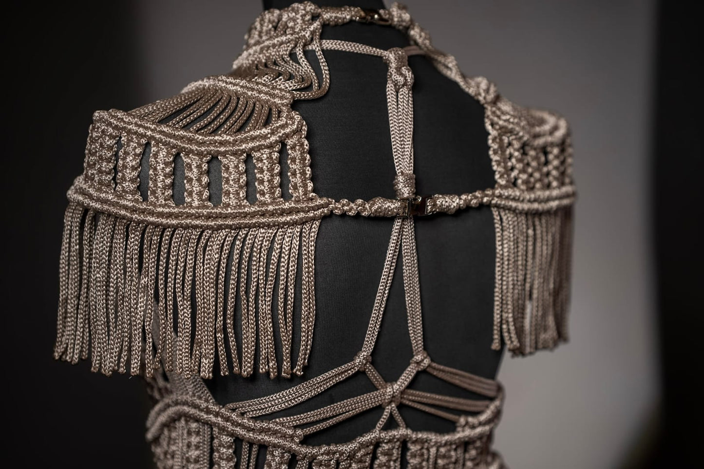 Feral Grace Elven Armor - Makramee Rüstung