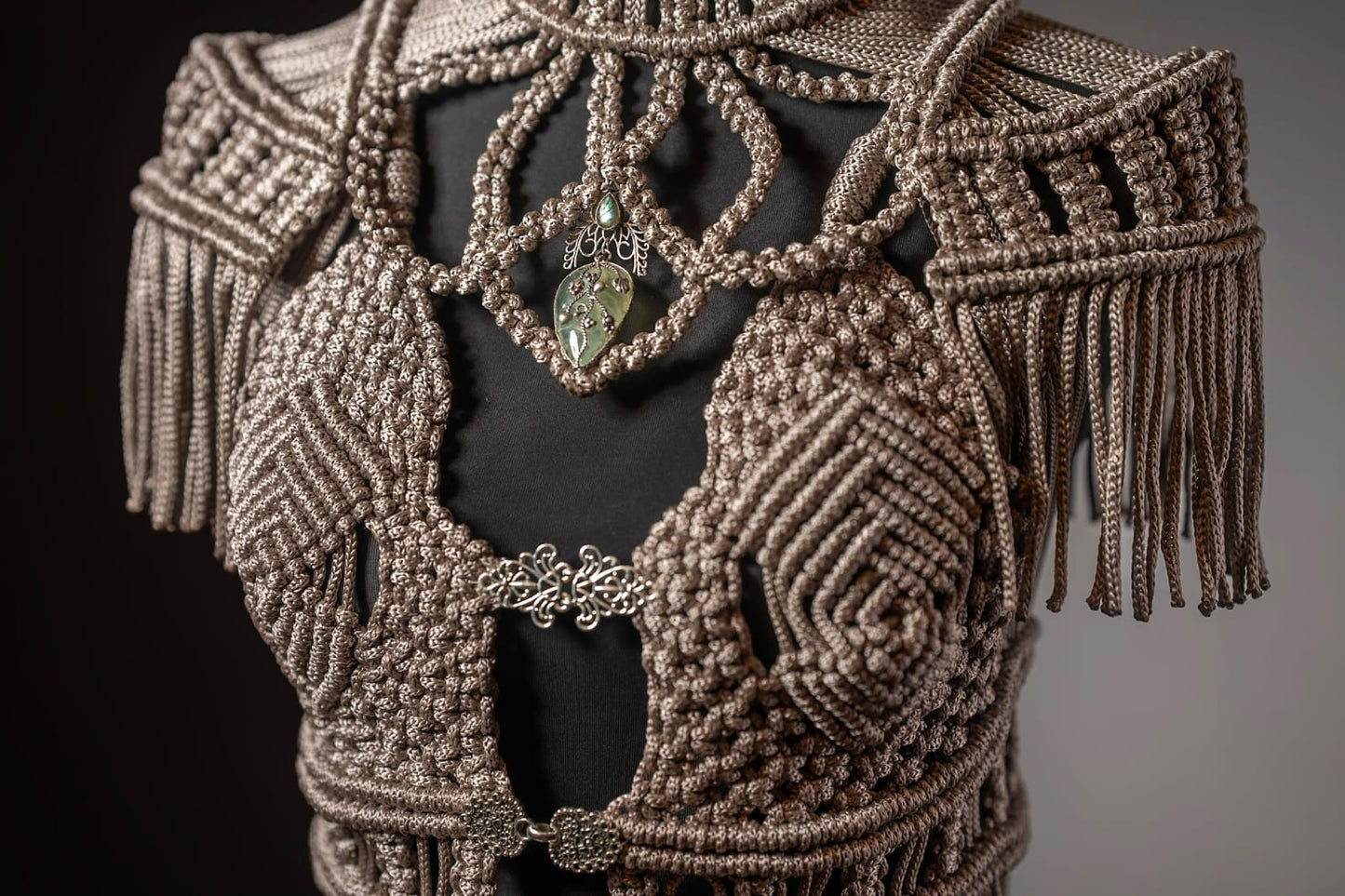 Feral Grace Elven Armor - Makramee Rüstung